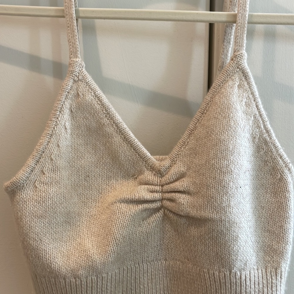 H&M Knit Crop - Picture 2 of 2